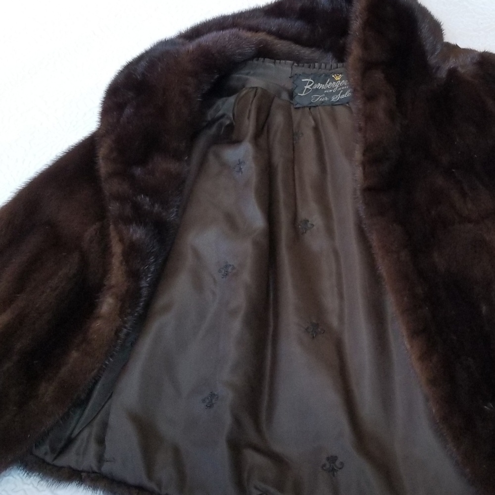 *SOLD* Vintage Bambergers Mink Cape - Picture 6 of 8